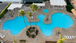 Commercial-Pool-12-1228×697-1_result