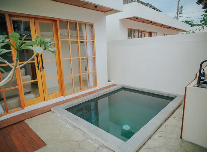 Plunge pool installed by Teserra Outdoors
