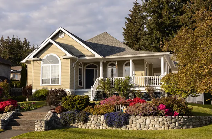 Outdoor retaining wall installation from Teserra Outdoors