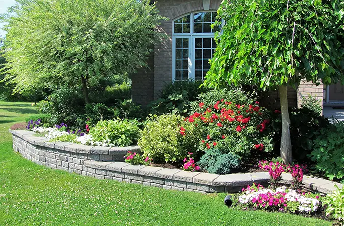 Outdoor retaining wall installation from Teserra Outdoors